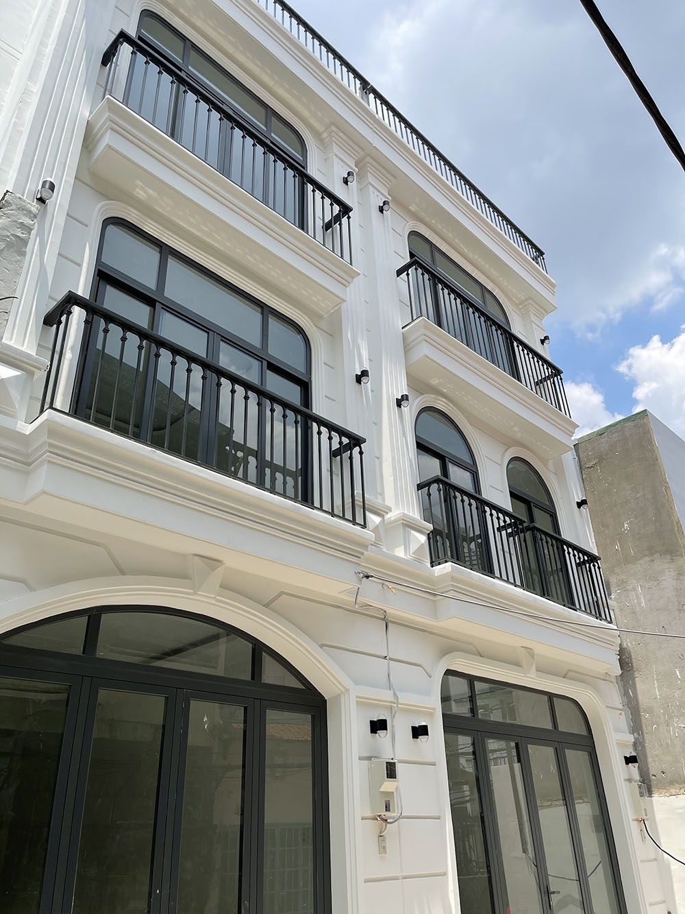 Tuyệt phẩm 3 lầu (5x14,5) thiết kế Cổ Điển,mới 100% hẻm ôtô vào tận nhà Nguyễn Thượng Hiền, B.Thạnh